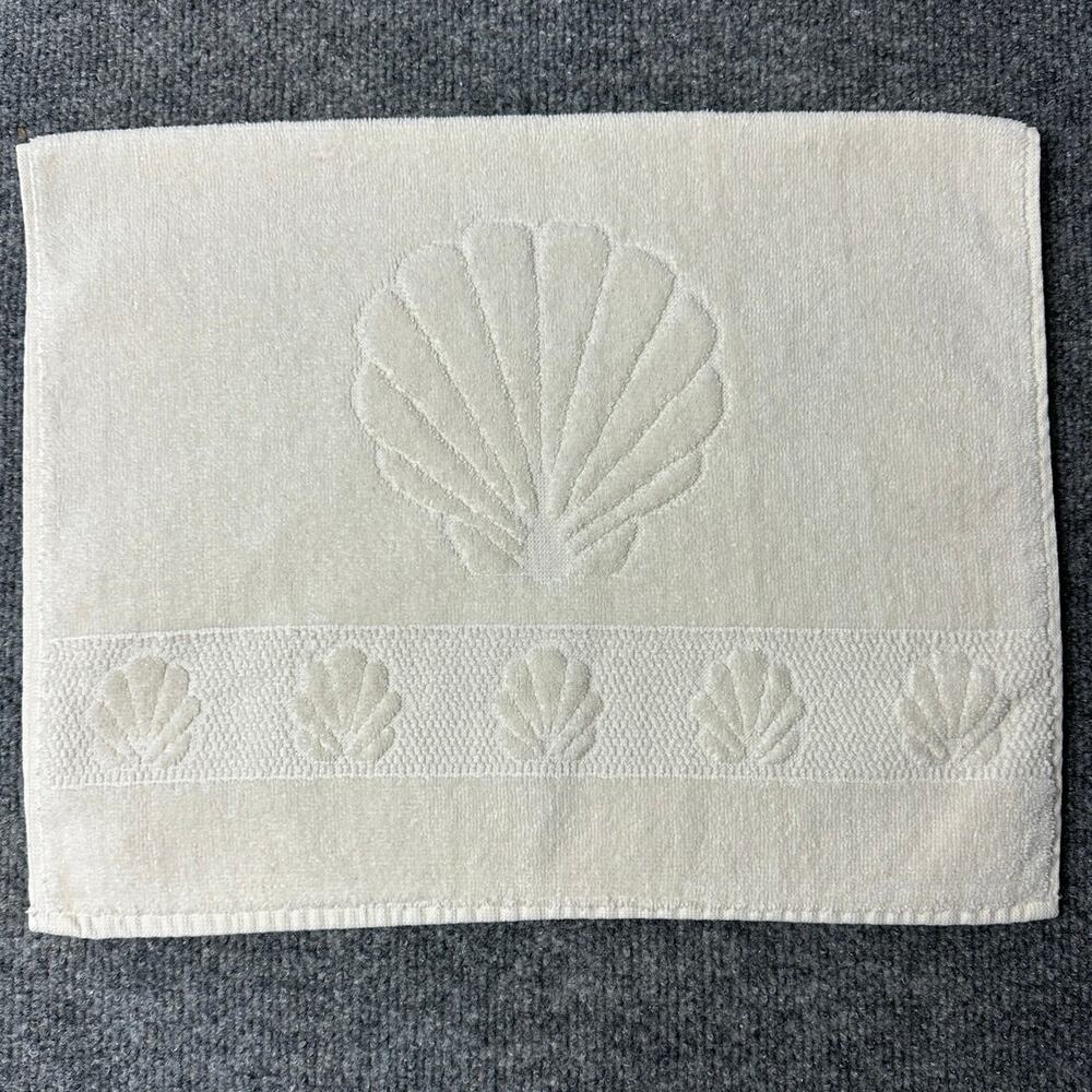 Vintage 80s sculpted cotton blend hand towel sea shells cream 15.5x24 cottage - Picture 4 of 10